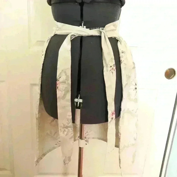 vtg handmade flower apron with pocket fits most - Picture 2 of 5